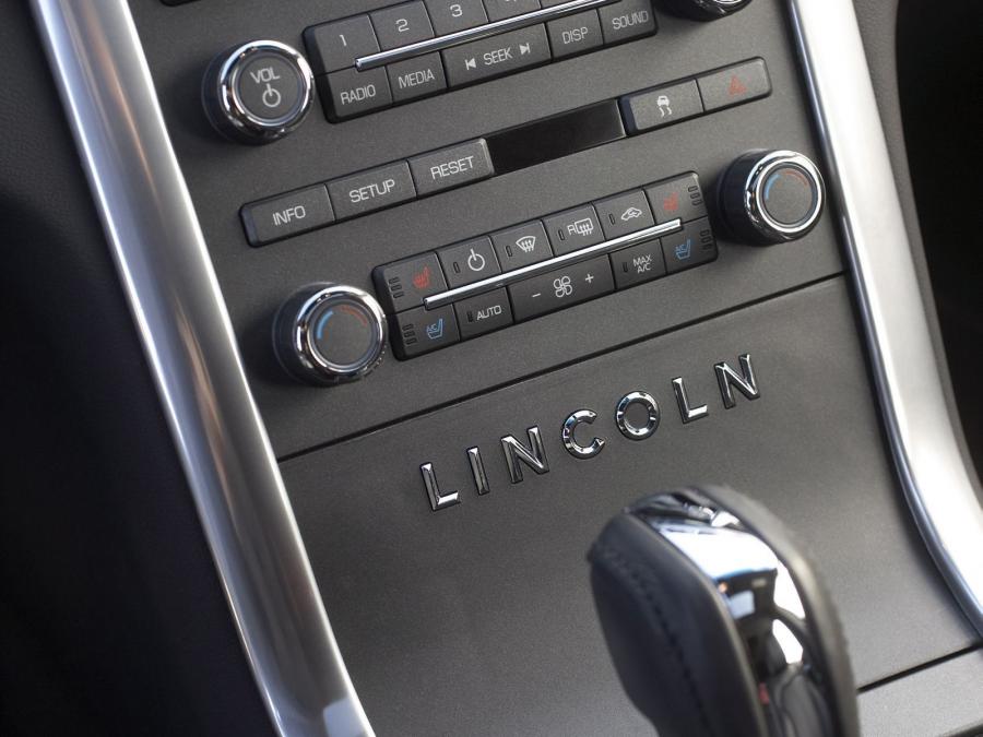  Lincoln MKS 2008 года  (фото 189 из 284)